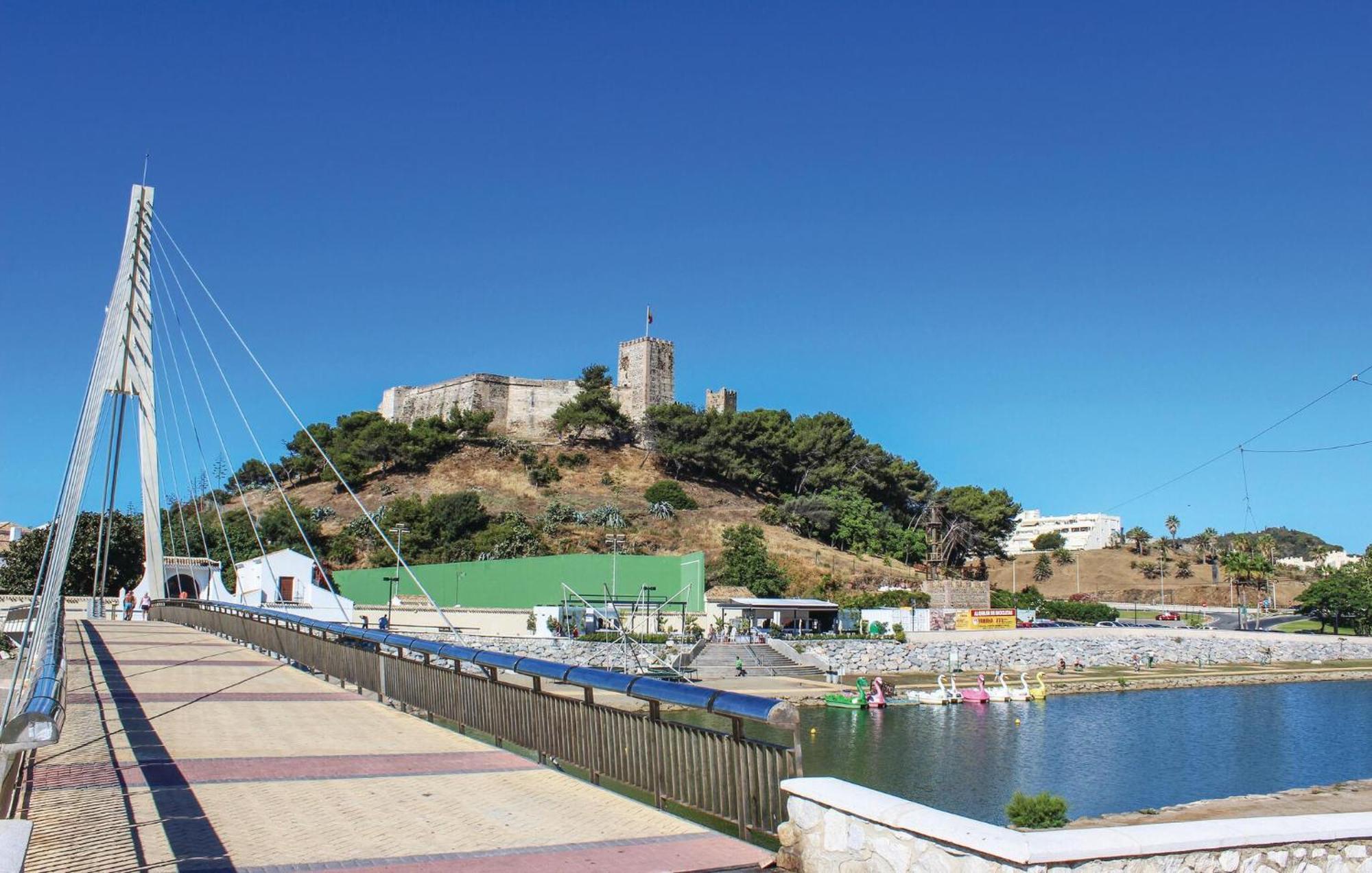 Nice Apartment In Mijas Costa With Kitchen Fuengirola Exteriör bild
